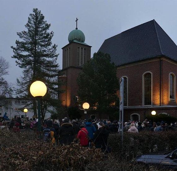 Friedensgebet Salvator 27. 2. 2022 - Foto: Volker Höppel